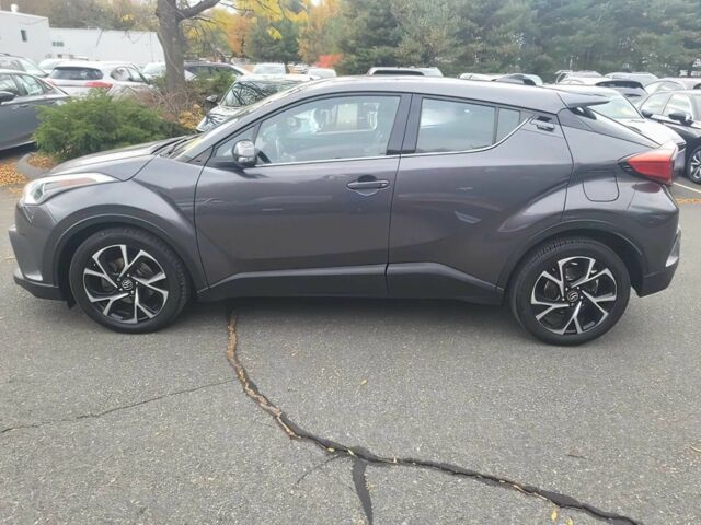 Серый Тойота C-HR, объемом двигателя 2 л и пробегом 37 тыс. км за 11200 $, фото 3 на Automoto.ua