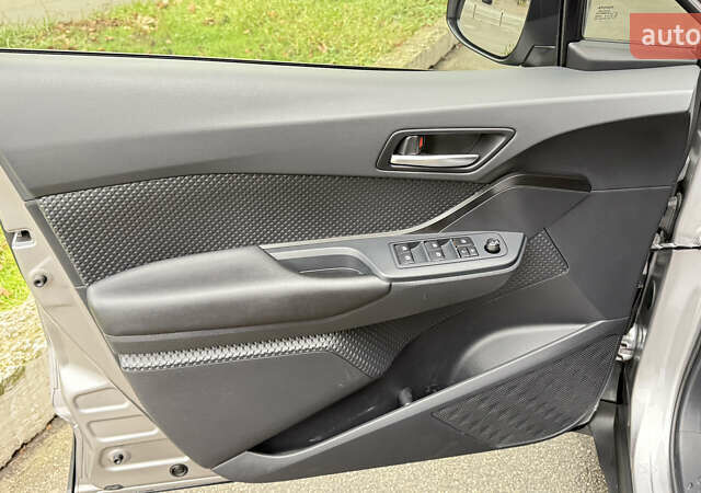 Сірий Тойота C-HR, об'ємом двигуна 1.2 л та пробігом 42 тис. км за 23000 $, фото 11 на Automoto.ua