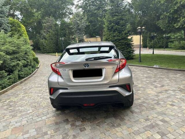 Серый Тойота C-HR, объемом двигателя 1.8 л и пробегом 77 тыс. км за 17900 $, фото 7 на Automoto.ua