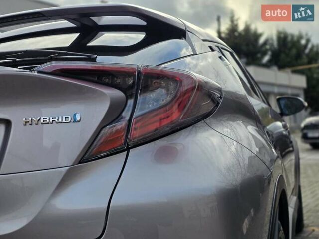 Сірий Тойота C-HR, об'ємом двигуна 1.8 л та пробігом 60 тис. км за 26500 $, фото 22 на Automoto.ua