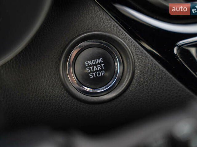 Серый Тойота C-HR, объемом двигателя 2 л и пробегом 28 тыс. км за 22400 $, фото 21 на Automoto.ua