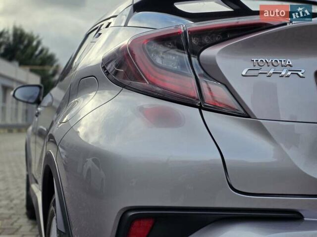 Сірий Тойота C-HR, об'ємом двигуна 1.8 л та пробігом 60 тис. км за 26500 $, фото 23 на Automoto.ua