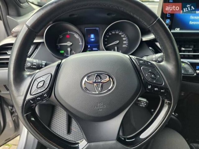 Сірий Тойота C-HR, об'ємом двигуна 1.8 л та пробігом 60 тис. км за 26500 $, фото 27 на Automoto.ua