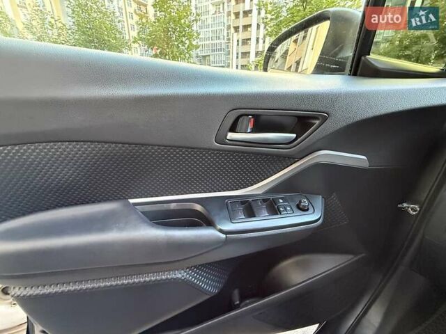 Сірий Тойота C-HR, об'ємом двигуна 1.99 л та пробігом 56 тис. км за 21500 $, фото 23 на Automoto.ua