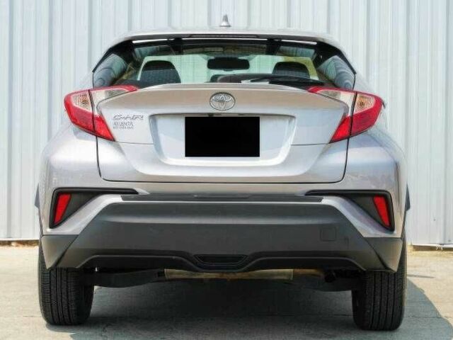Серый Тойота C-HR, объемом двигателя 2 л и пробегом 45 тыс. км за 8400 $, фото 5 на Automoto.ua