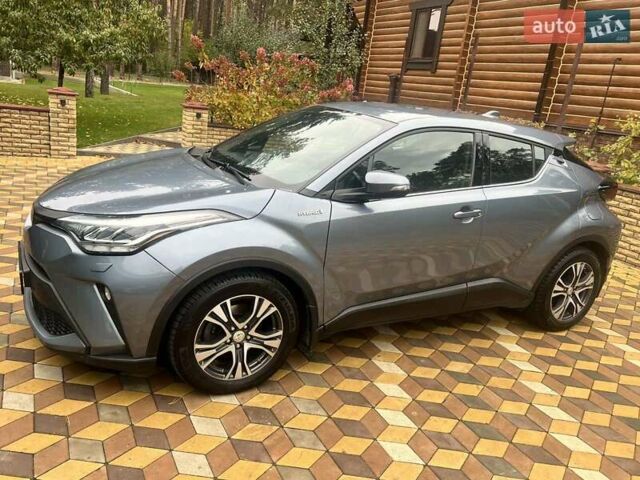 Сірий Тойота C-HR, об'ємом двигуна 1.8 л та пробігом 125 тис. км за 25000 $, фото 2 на Automoto.ua