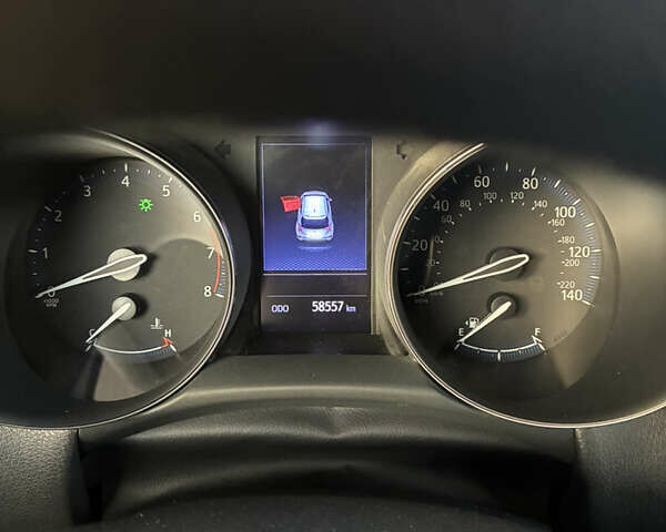 Серый Тойота C-HR, объемом двигателя 1.99 л и пробегом 60 тыс. км за 17900 $, фото 2 на Automoto.ua