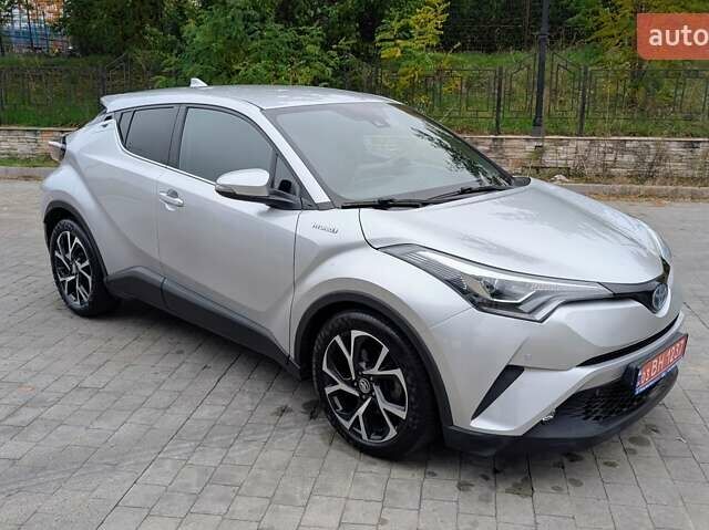 Тойота C-HR 2019 в Киеве на Automoto.ua Серый Тойота C-HR, объемом двигателя 1.8 л и пробегом 133 тыс. км за 21500 $, фото 4 на Automoto.ua