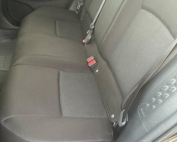 Серый Тойота C-HR, объемом двигателя 1.99 л и пробегом 60 тыс. км за 17900 $, фото 6 на Automoto.ua