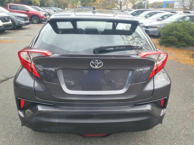 Серый Тойота C-HR, объемом двигателя 2 л и пробегом 37 тыс. км за 11200 $, фото 5 на Automoto.ua