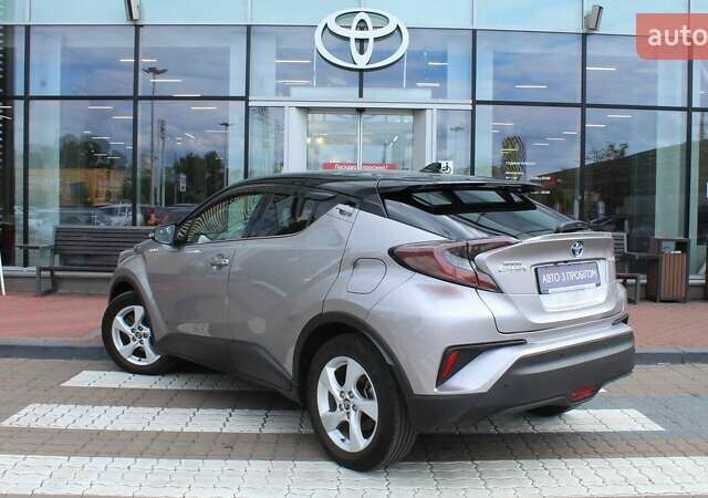 Сірий Тойота C-HR, об'ємом двигуна 1.8 л та пробігом 72 тис. км за 25139 $, фото 1 на Automoto.ua