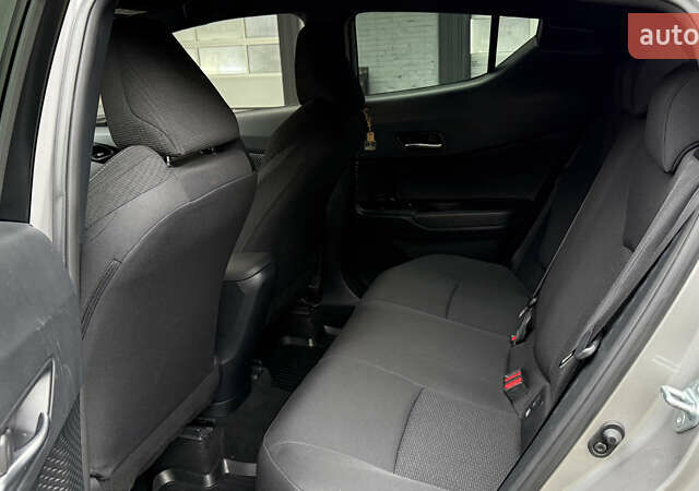 Сірий Тойота C-HR, об'ємом двигуна 1.2 л та пробігом 42 тис. км за 23000 $, фото 13 на Automoto.ua