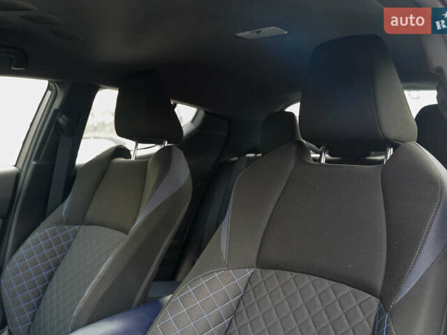 Серый Тойота C-HR, объемом двигателя 2 л и пробегом 28 тыс. км за 22400 $, фото 26 на Automoto.ua