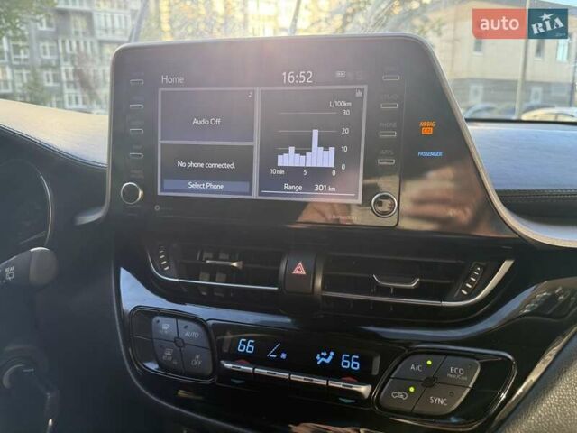 Сірий Тойота C-HR, об'ємом двигуна 1.99 л та пробігом 56 тис. км за 21500 $, фото 17 на Automoto.ua