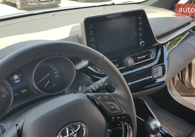 Сірий Тойота C-HR, об'ємом двигуна 1.2 л та пробігом 78 тис. км за 21300 $, фото 17 на Automoto.ua