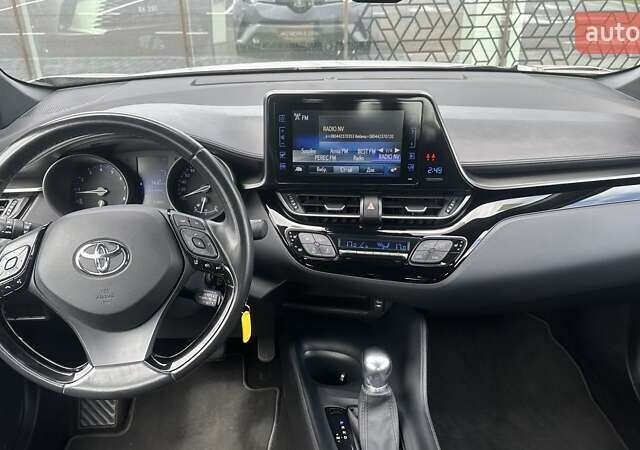 Сірий Тойота C-HR, об'ємом двигуна 1.2 л та пробігом 62 тис. км за 20933 $, фото 7 на Automoto.ua