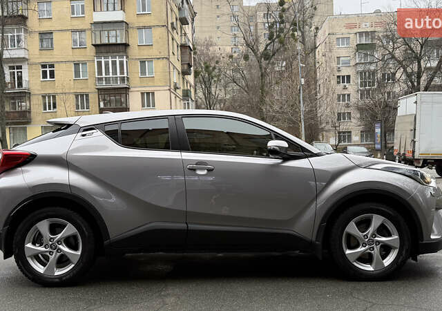 Сірий Тойота C-HR, об'ємом двигуна 1.2 л та пробігом 42 тис. км за 23000 $, фото 4 на Automoto.ua