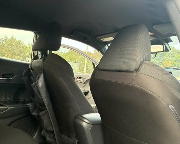 Серый Тойота C-HR, объемом двигателя 1.99 л и пробегом 60 тыс. км за 17900 $, фото 14 на Automoto.ua