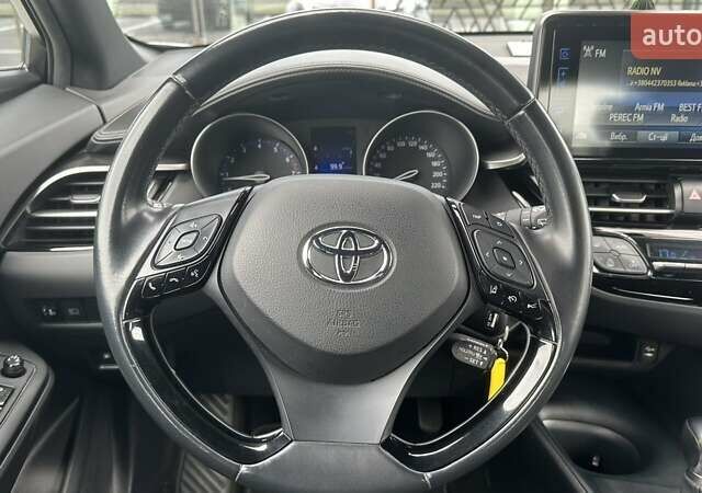 Сірий Тойота C-HR, об'ємом двигуна 1.2 л та пробігом 62 тис. км за 20933 $, фото 12 на Automoto.ua
