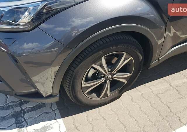 Сірий Тойота C-HR, об'ємом двигуна 1.2 л та пробігом 78 тис. км за 21300 $, фото 11 на Automoto.ua