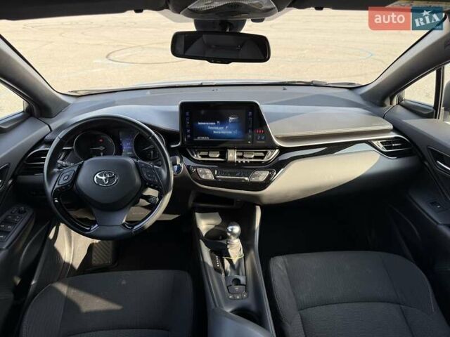 Сірий Тойота C-HR, об'ємом двигуна 1.8 л та пробігом 80 тис. км за 20700 $, фото 20 на Automoto.ua