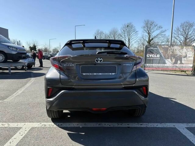 Серый Тойота C-HR, объемом двигателя 1.8 л и пробегом 64 тыс. км за 13600 $, фото 4 на Automoto.ua