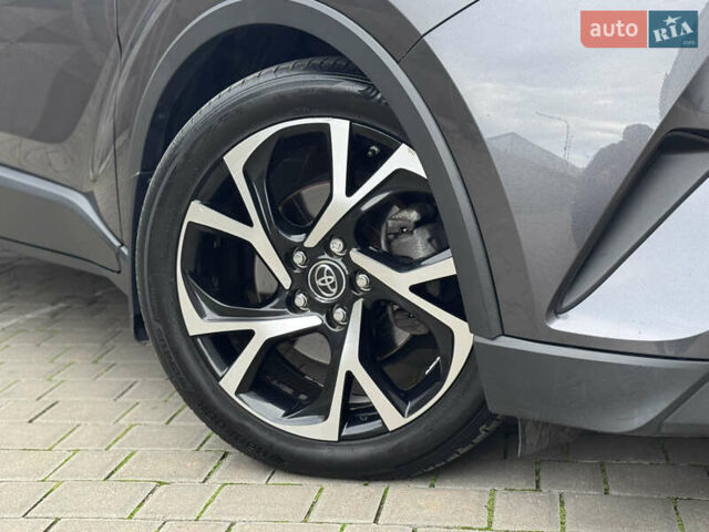 Серый Тойота C-HR, объемом двигателя 1.99 л и пробегом 136 тыс. км за 19300 $, фото 27 на Automoto.ua