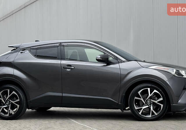 Серый Тойота C-HR, объемом двигателя 1.99 л и пробегом 136 тыс. км за 19300 $, фото 32 на Automoto.ua