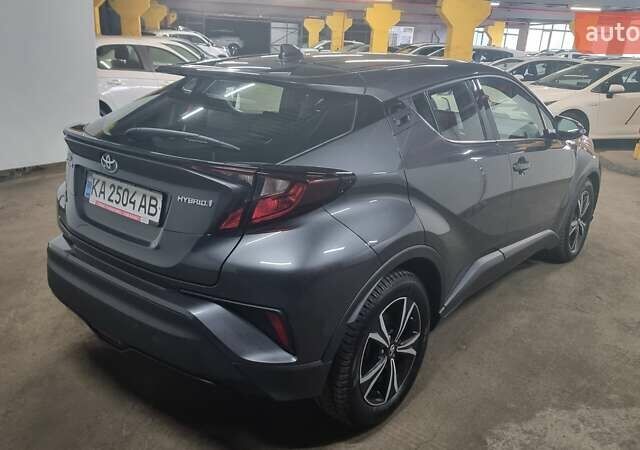 Сірий Тойота C-HR, об'ємом двигуна 1.8 л та пробігом 86 тис. км за 23800 $, фото 4 на Automoto.ua