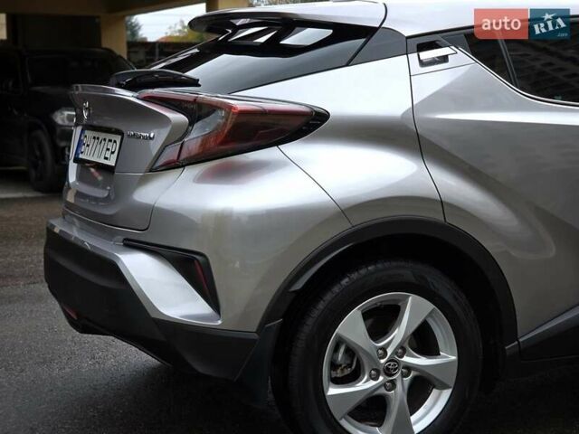 Сірий Тойота C-HR, об'ємом двигуна 1.8 л та пробігом 60 тис. км за 26500 $, фото 5 на Automoto.ua