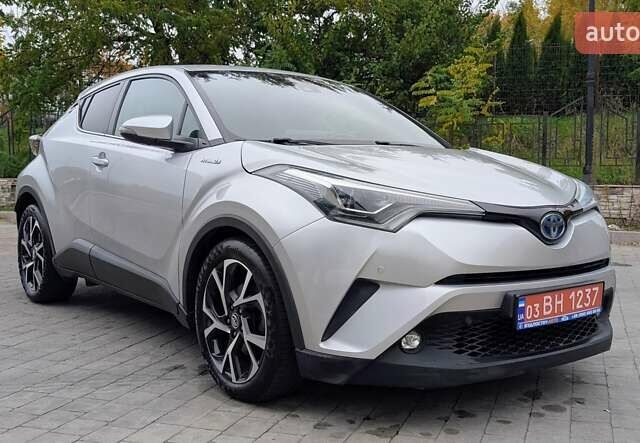 Тойота C-HR 2019 в Киеве на Automoto.ua Серый Тойота C-HR, объемом двигателя 1.8 л и пробегом 133 тыс. км за 21500 $, фото 3 на Automoto.ua