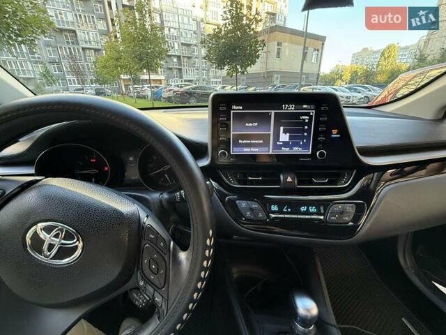 Сірий Тойота C-HR, об'ємом двигуна 1.99 л та пробігом 56 тис. км за 21500 $, фото 20 на Automoto.ua