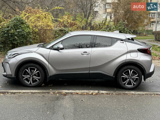 Серый Тойота C-HR, объемом двигателя 1.2 л и пробегом 54 тыс. км за 21500 $, фото 9 на Automoto.ua