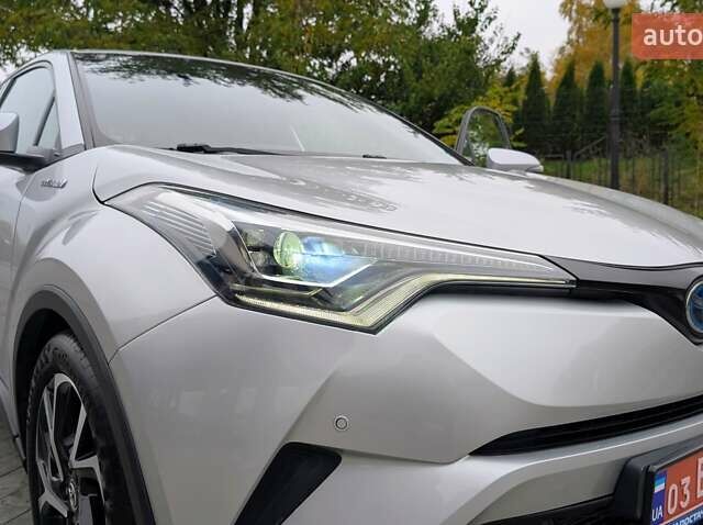 Тойота C-HR 2019 в Киеве на Automoto.ua Серый Тойота C-HR, объемом двигателя 1.8 л и пробегом 133 тыс. км за 21500 $, фото 7 на Automoto.ua