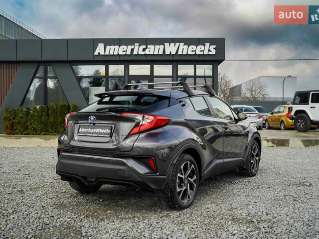 Серый Тойота C-HR, объемом двигателя 2 л и пробегом 28 тыс. км за 22400 $, фото 4 на Automoto.ua