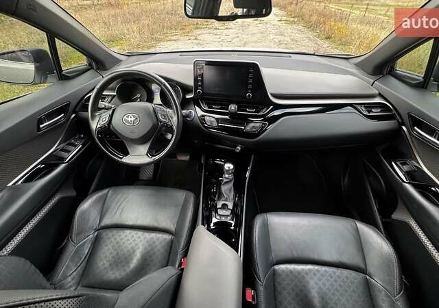 Серый Тойота C-HR, объемом двигателя 2 л и пробегом 99 тыс. км за 27000 $, фото 6 на Automoto.ua
