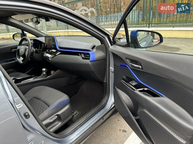 Сірий Тойота C-HR, об'ємом двигуна 1.2 л та пробігом 25 тис. км за 23900 $, фото 23 на Automoto.ua
