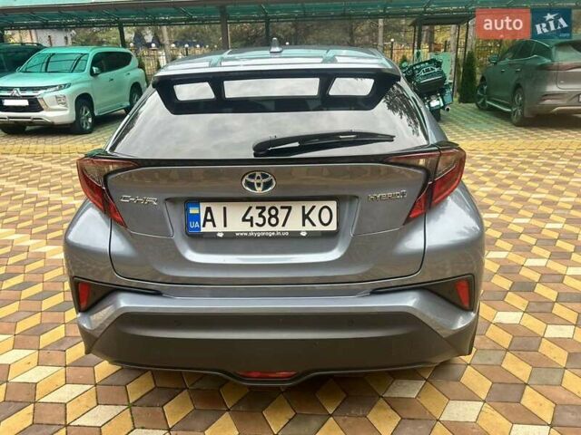 Сірий Тойота C-HR, об'ємом двигуна 1.8 л та пробігом 125 тис. км за 25000 $, фото 3 на Automoto.ua