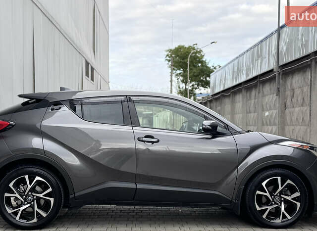 Серый Тойота C-HR, объемом двигателя 1.99 л и пробегом 136 тыс. км за 19300 $, фото 42 на Automoto.ua