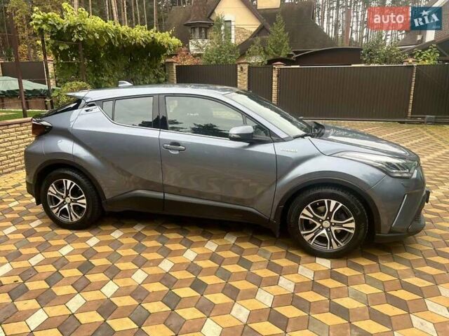 Сірий Тойота C-HR, об'ємом двигуна 1.8 л та пробігом 125 тис. км за 25000 $, фото 1 на Automoto.ua