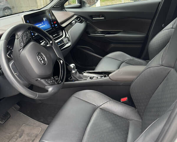 Серый Тойота C-HR, объемом двигателя 1.2 л и пробегом 12 тыс. км за 26500 $, фото 5 на Automoto.ua