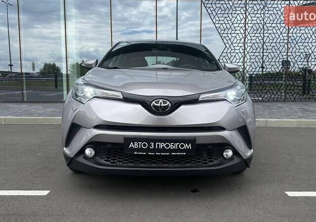 Сірий Тойота C-HR, об'ємом двигуна 1.2 л та пробігом 62 тис. км за 20933 $, фото 4 на Automoto.ua