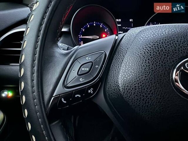 Серый Тойота C-HR, объемом двигателя 2 л и пробегом 57 тыс. км за 20990 $, фото 14 на Automoto.ua
