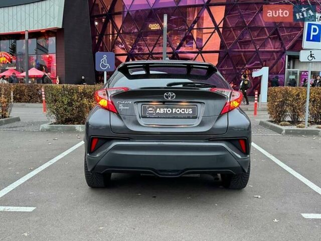 Серый Тойота C-HR, объемом двигателя 2 л и пробегом 57 тыс. км за 20990 $, фото 5 на Automoto.ua