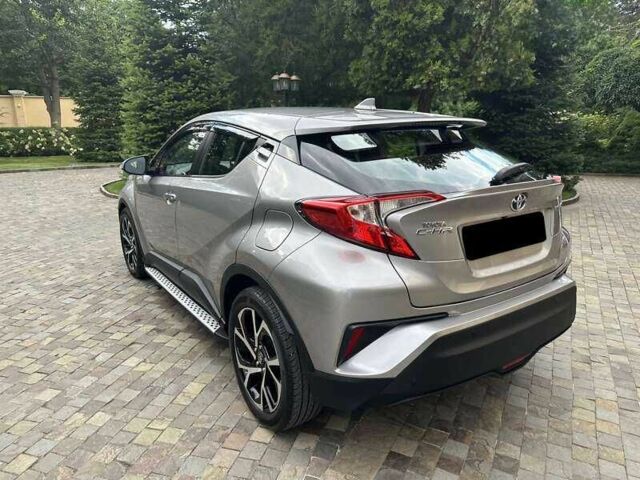 Серый Тойота C-HR, объемом двигателя 1.8 л и пробегом 77 тыс. км за 17900 $, фото 8 на Automoto.ua