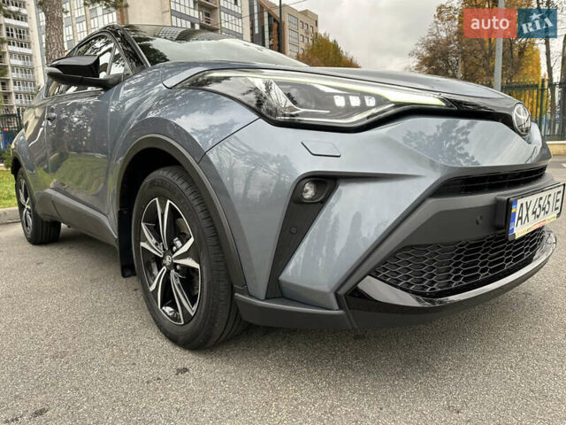 Сірий Тойота C-HR, об'ємом двигуна 1.2 л та пробігом 25 тис. км за 23900 $, фото 14 на Automoto.ua