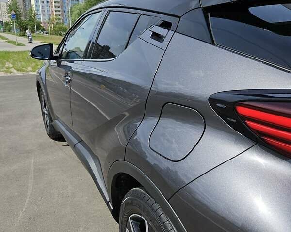 Сірий Тойота C-HR, об'ємом двигуна 1.2 л та пробігом 54 тис. км за 22980 $, фото 21 на Automoto.ua