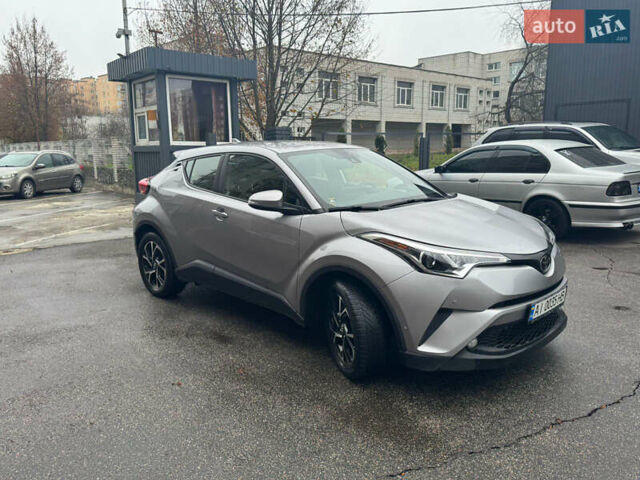 Серый Тойота C-HR, объемом двигателя 1.99 л и пробегом 80 тыс. км за 20500 $, фото 4 на Automoto.ua