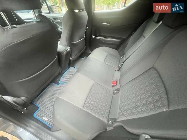 Сірий Тойота C-HR, об'ємом двигуна 1.8 л та пробігом 125 тис. км за 25000 $, фото 15 на Automoto.ua