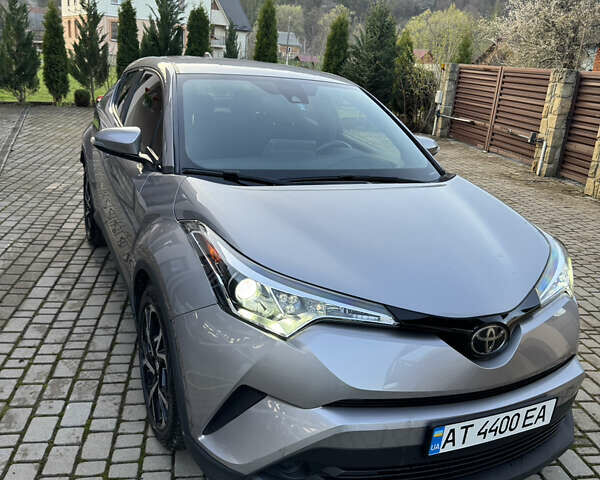 Серый Тойота C-HR, объемом двигателя 1.99 л и пробегом 53 тыс. км за 21000 $, фото 2 на Automoto.ua